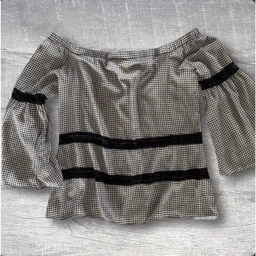 Belle & Sky NEW Off Shoulder Gingham Top Womens M Bell Sleeve Peasant Milkmaid